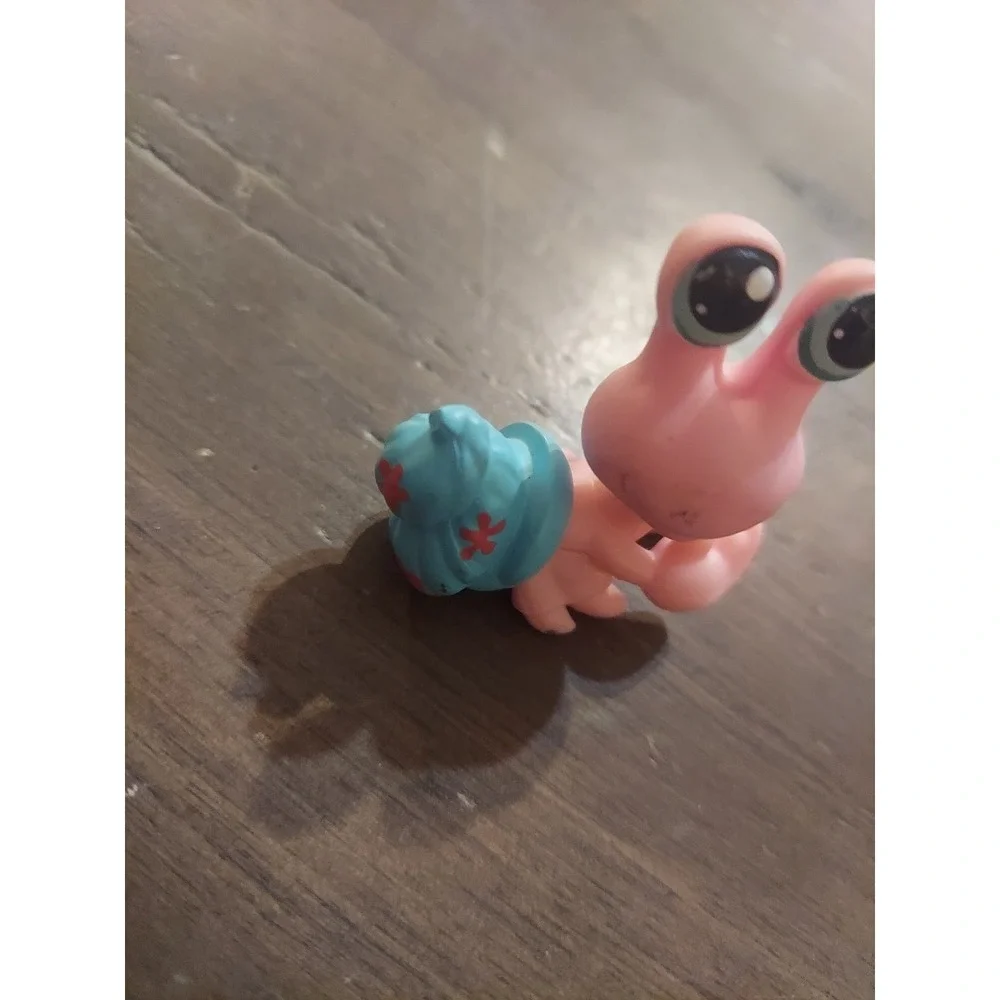 Littlest‎ Pet Shop LPS #1403 Hermit Crab Pink With Blue Eyes Preowned